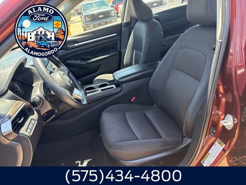 Used 2023 Nissan Altima 2.5 SV image 5