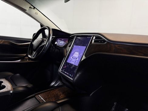 Used 2017 Tesla Model X 75D image 9