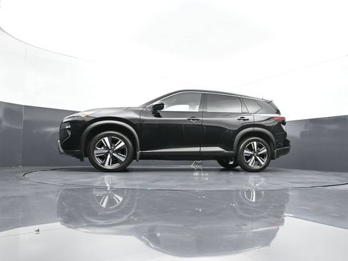 Used 2025 Nissan Rogue SL AWD/4WD image 48