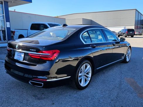 Used 2018 BMW 750i w/ Interior Design Package image 7