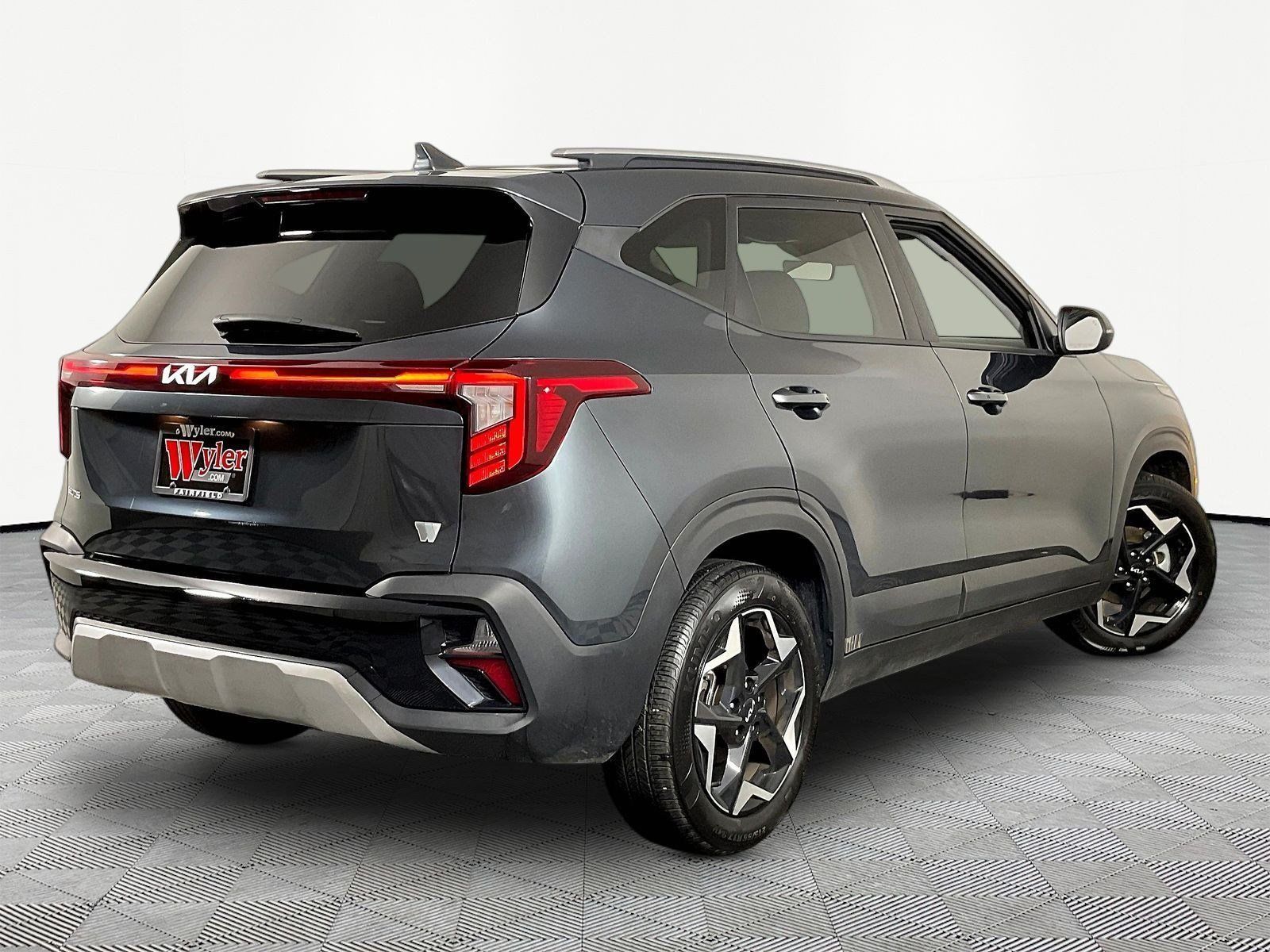Certified 2025 Kia Seltos S FWD image 6