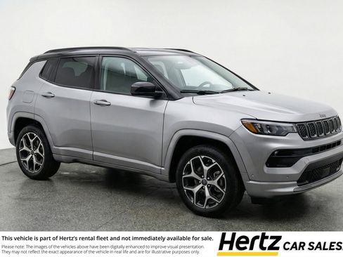 Used 2025 Jeep Compass Limited image 1
