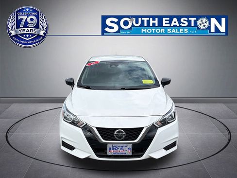 Used 2022 Nissan Versa S image 3