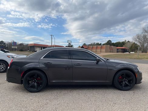 Used 2023 Chrysler 300 Touring image 10