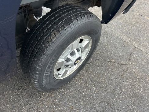 Used 2011 Chevrolet Silverado 2500 LT w/ Interior Plus Package image 17