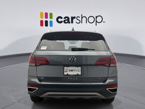 Used 2023 Volkswagen Taos SE w/ Panoramic Sunroof Package AWD/4WD image 4