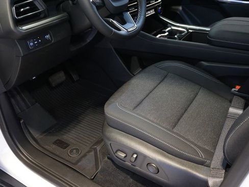 Used 2025 Chevrolet Traverse LT w/ LPO, Floor Liner Package image 24