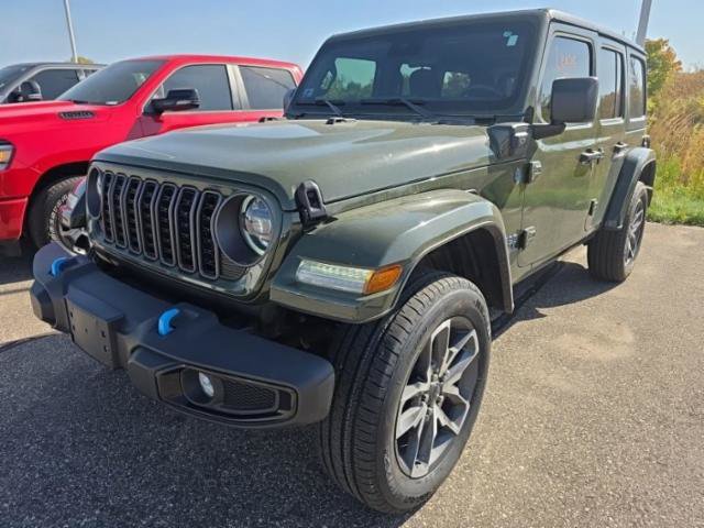 Used 2024 Jeep Wrangler Unlimited w/ Convenience Group AWD/4WD image 19