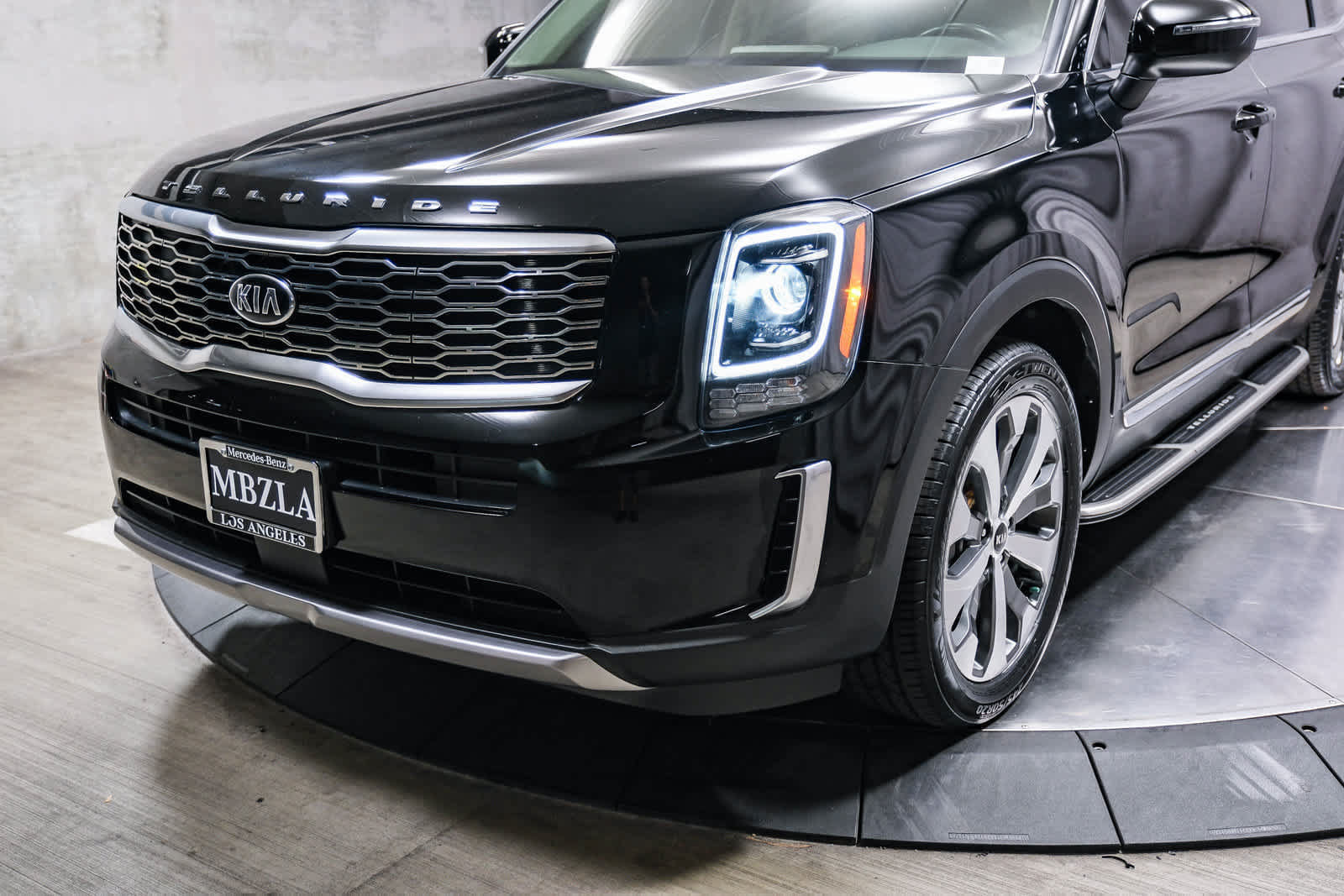 Used 2020 Kia Telluride EX w/ EX Premium Package FWD image 9