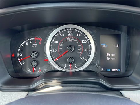 Used 2022 Toyota Corolla Cross L AWD/4WD image 18