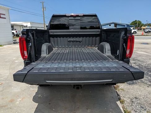 Used 2024 GMC Sierra 1500 AT4 w/ Technology Package AWD/4WD image 13