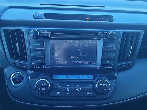 Used 2018 Toyota RAV4 XLE image 19