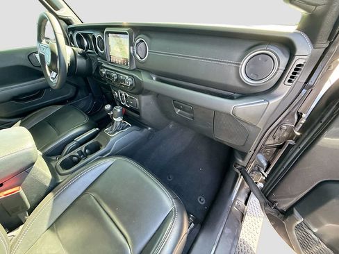 Used 2023 Jeep Wrangler Unlimited Sahara AWD/4WD image 32