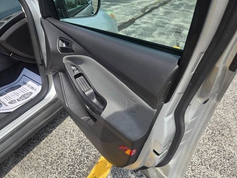 Used 2012 Ford Focus S FWD image 24