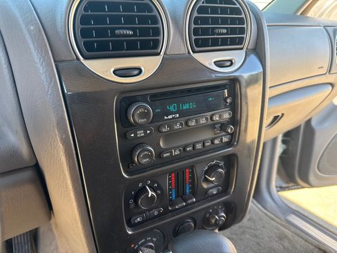 Used 2005 GMC Envoy XUV SLE AWD/4WD image 15