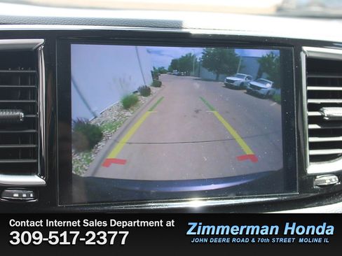 Used 2023 Chrysler Pacifica Limited FWD image 25