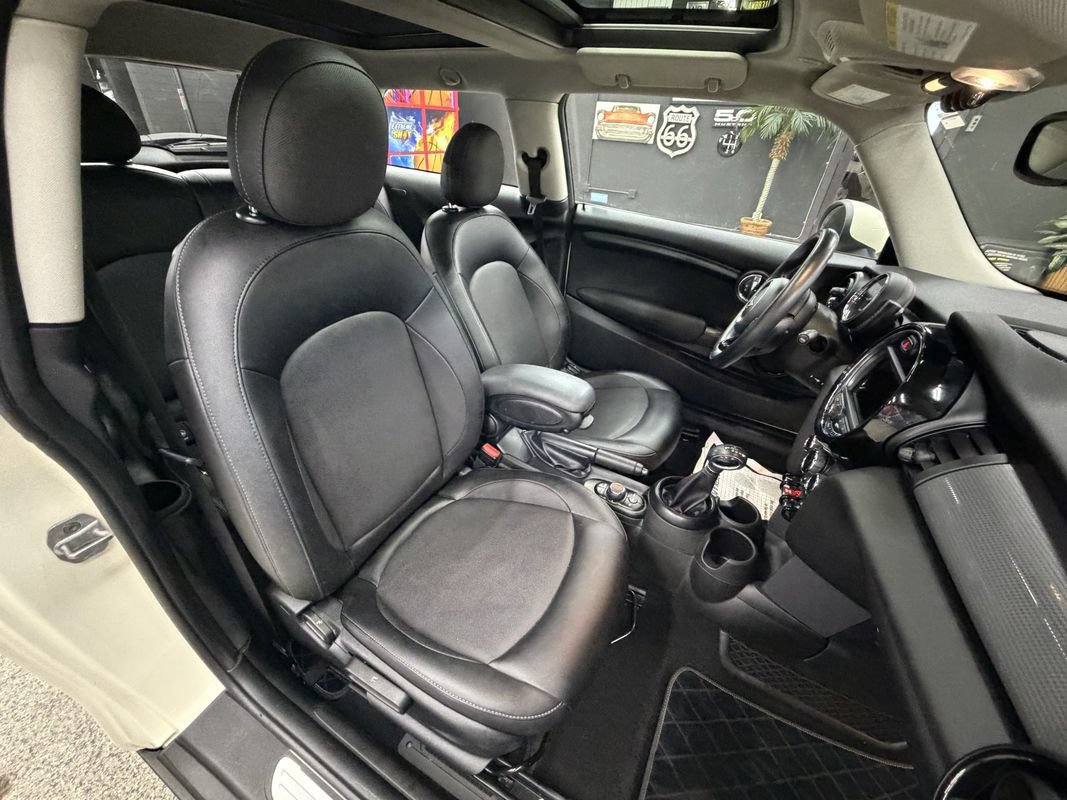 Used 2017 MINI Cooper 2-Door Hardtop FWD image 16