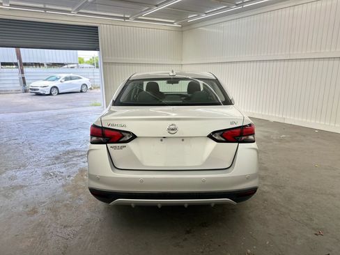 Used 2020 Nissan Versa SV image 6