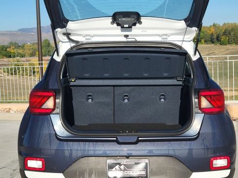 Used 2023 Hyundai Venue Limited image 14