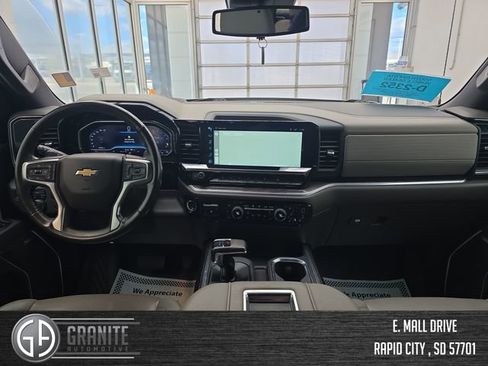 Used 2022 Chevrolet Silverado 1500 LTZ AWD/4WD image 13