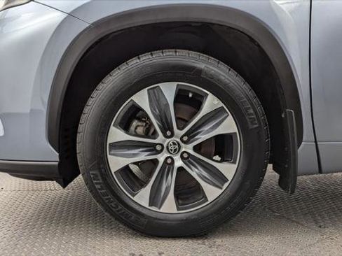 Used 2021 Toyota Highlander XLE image 28