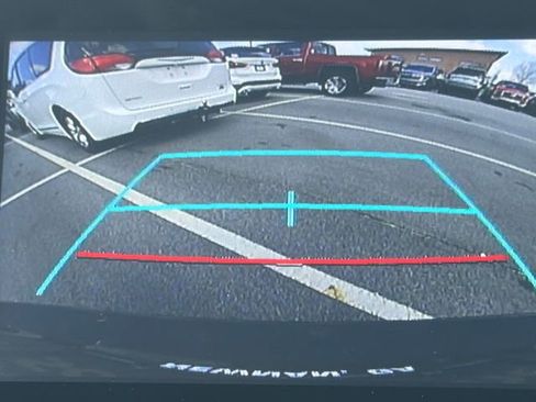 Used 2022 Toyota Camry SE image 29