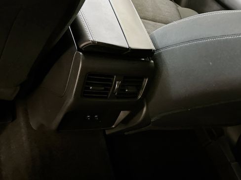 Used 2023 Nissan Rogue SV image 27