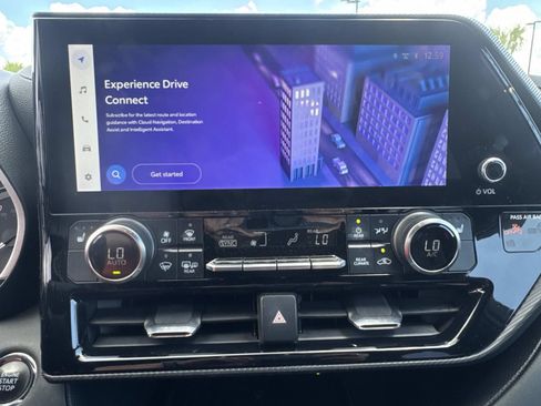Used 2023 Toyota Highlander XSE FWD image 26