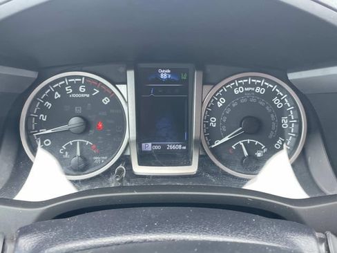 Used 2022 Toyota Tacoma SR5 w/ Technology Package RWD image 20