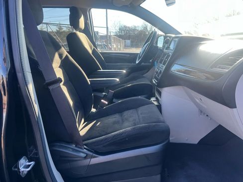 Used 2017 Dodge Grand Caravan SE w/ Power Window Group image 32