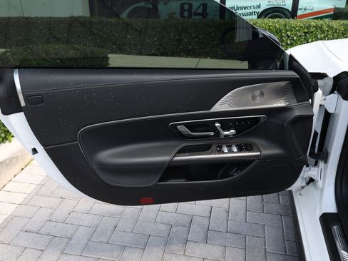 Used 2022 Mercedes-Benz SL 63 AMG 4MATIC image 11
