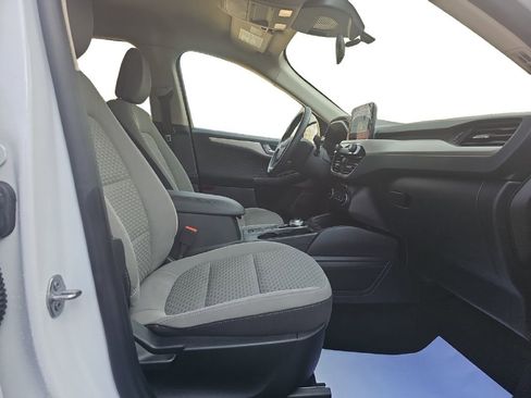 Used 2020 Ford Escape SE image 19