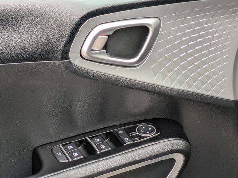 Used 2024 Kia Soul LX w/ Option Group 015 image 13