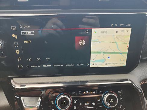 Certified 2024 GMC Sierra 1500 AT4 w/ Technology Package AWD/4WD image 18