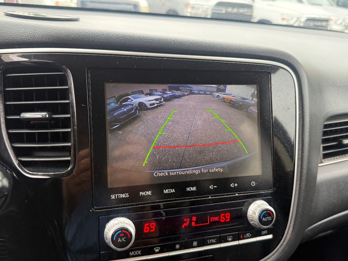 Used 2020 Mitsubishi Outlander SE FWD image 28