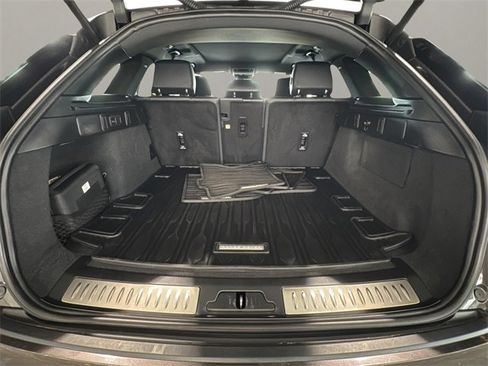 Used 2024 Land Rover Range Rover Velar Dynamic SE image 19