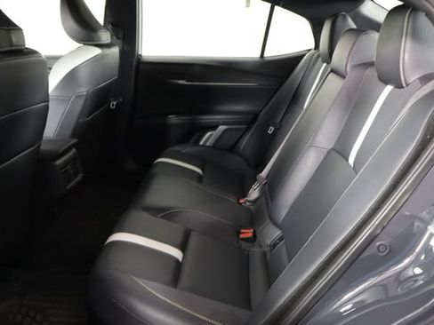 Used 2025 Toyota Camry SE w/ Convenience Package FWD image 17