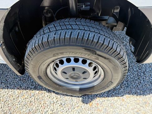 Used 2019 Mercedes-Benz Sprinter 2500 image 27