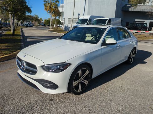 Used 2022 Mercedes-Benz C 300 Sedan image 9