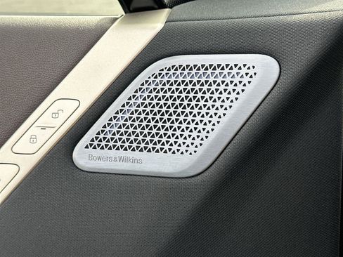 Used 2024 BMW iX M60 image 32