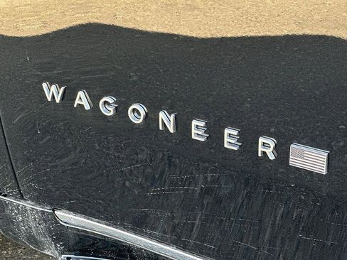 Used 2023 Jeep Wagoneer Series III w/ Preferred Equipment Group image 20