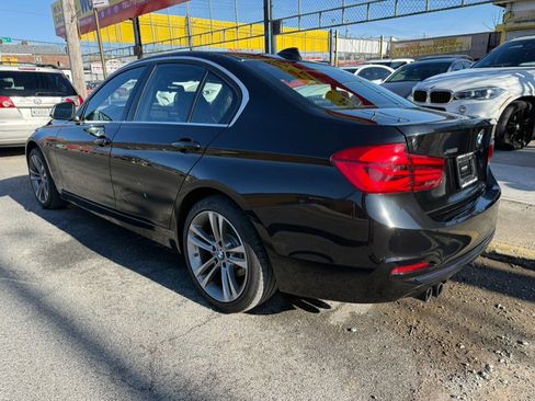 Used 2018 BMW 330i xDrive Sedan AWD/4WD image 6