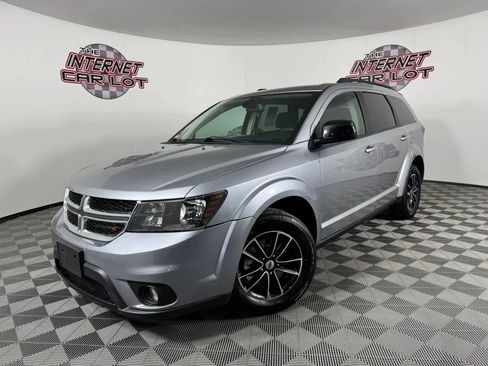 Used 2018 Dodge Journey SXT w/ Blacktop Package image 1