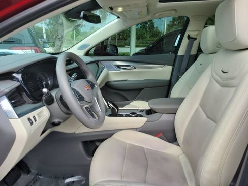 Certified 2024 Cadillac XT5 Premium Luxury FWD image 24