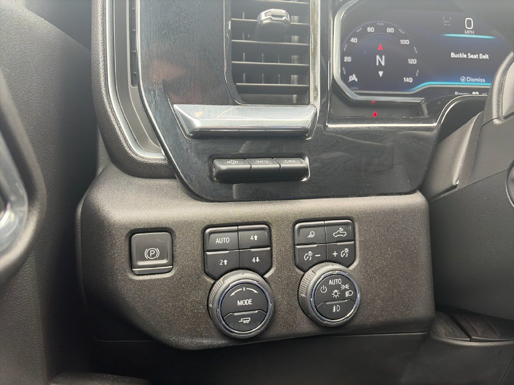 Used 2023 Chevrolet Silverado 1500 LTZ AWD/4WD image 32