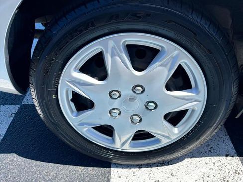 Used 2012 Toyota Yaris Sedan FWD image 19