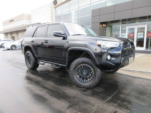 Used 2019 Toyota 4Runner SR5 image 14