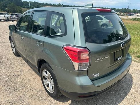Used 2017 Subaru Forester 2.5i AWD/4WD image 3