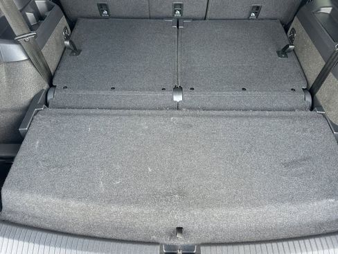 Certified 2024 Volkswagen Tiguan SE R-Line image 16