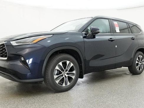New 2026 Toyota Highlander XLE AWD/4WD image 17